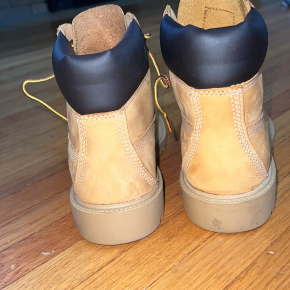 Wheat Timberland size 4.5 - Picture 3 of 5
